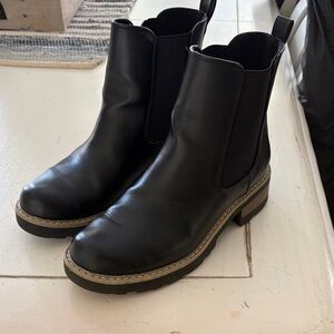 Universal Thread Black Ankle Boots